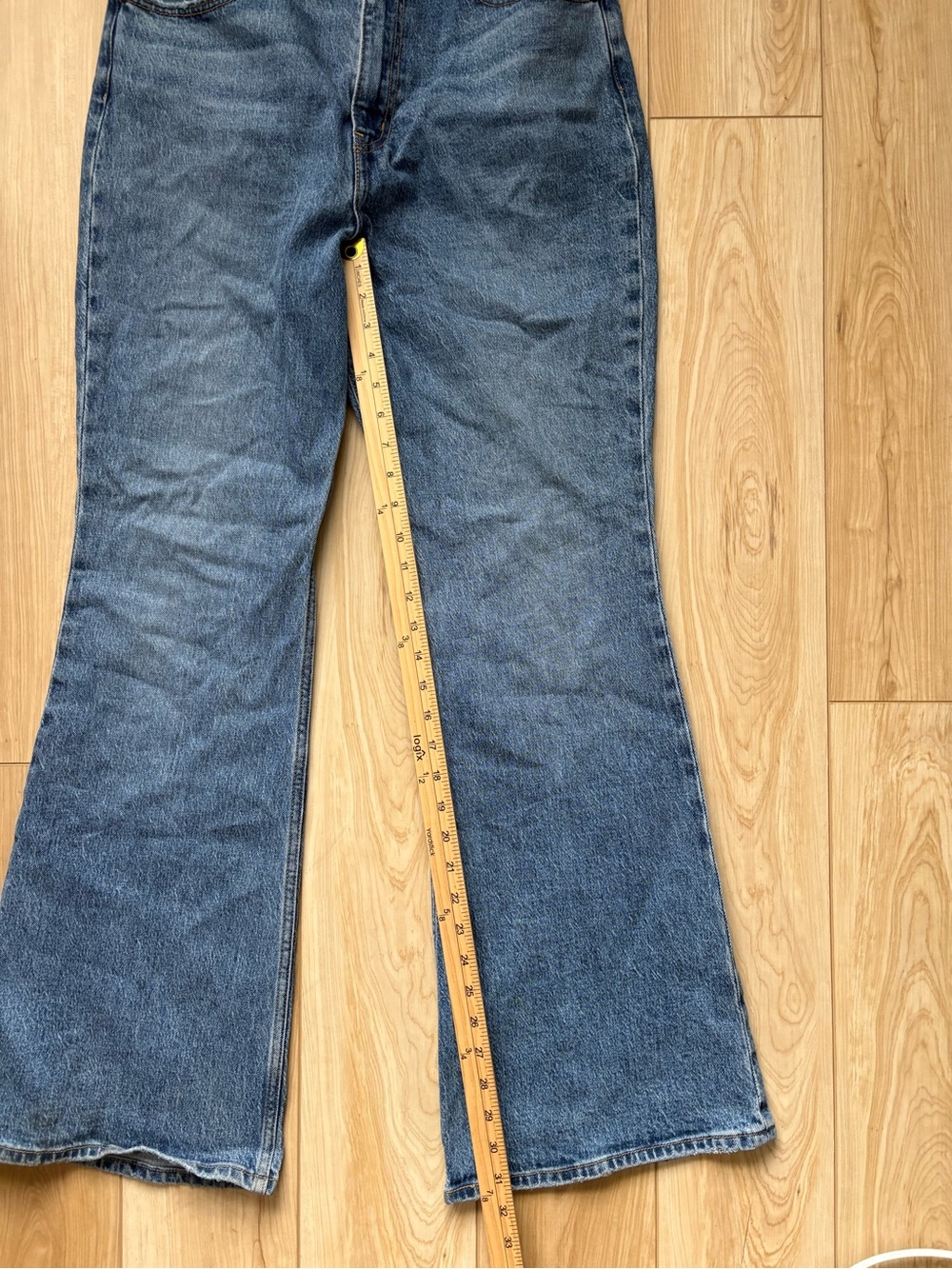 Levi's women’s 70s high flare high waist jeans medium wash 31x32 - Picture 4 of 9